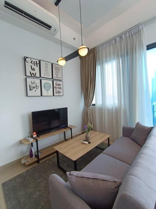 Col 30a Super Balcony Klcc Kl Tower View Apartemen *