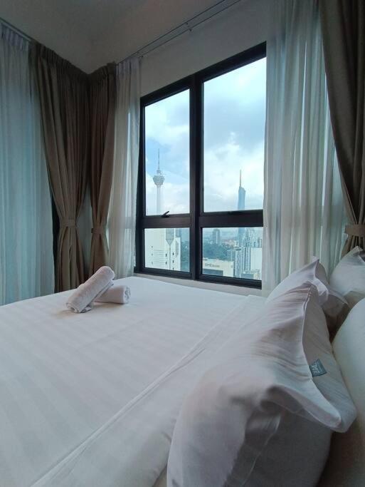 Col 30a Super Balcony Klcc Kl Tower View Pangsapuri *