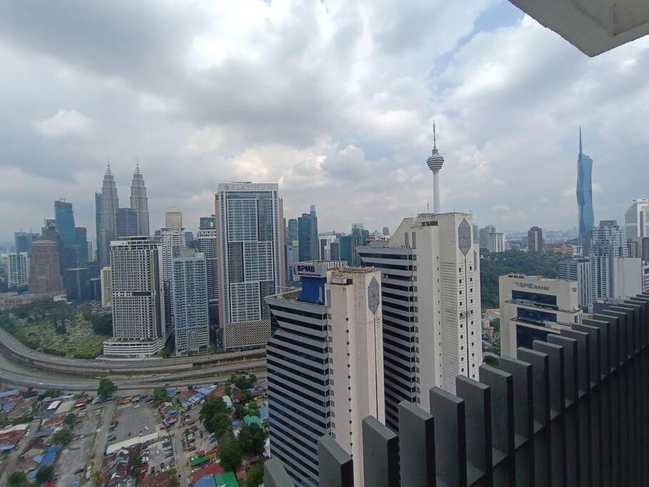 Col 30a Super Balcony Klcc Kl Tower View Kuala Lumpur