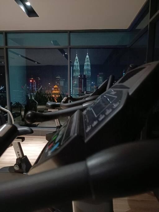 Col 30a Super Balcony Klcc Kl Tower View