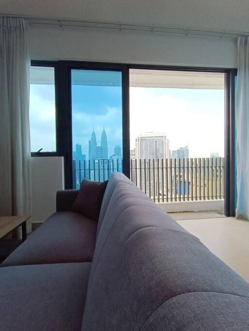 Col 30a Super Balcony Klcc Kl Tower View Pangsapuri *